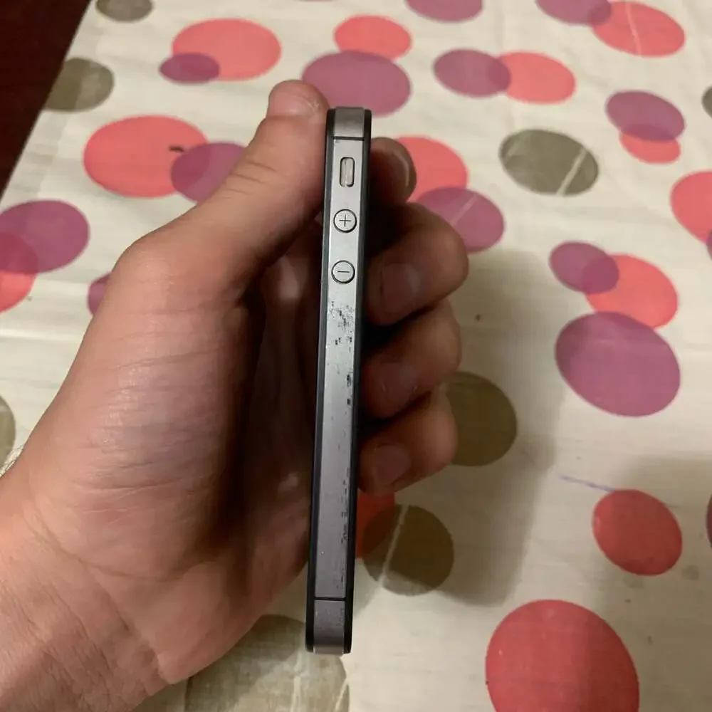 Apple iPhone 4S 16GB in Black for parts